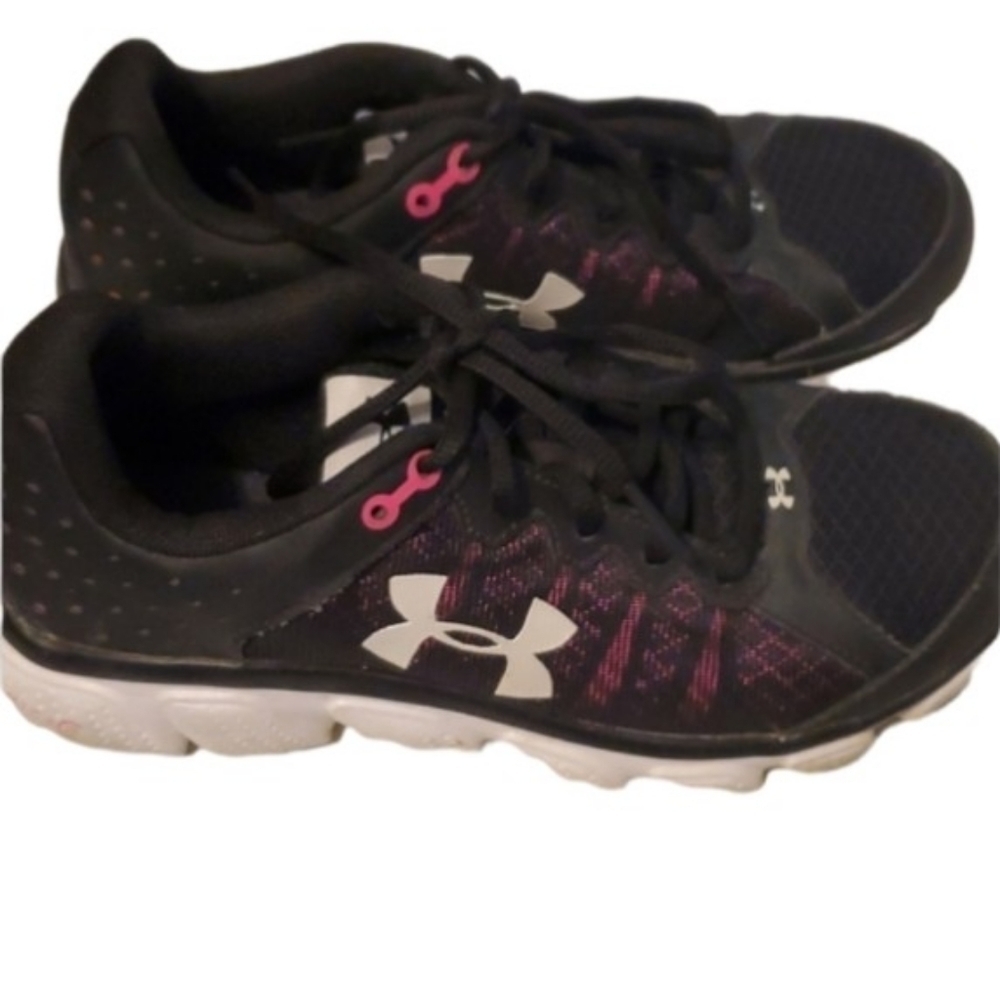 Under Armour sneakers Assert 6 shoe size 6.5 black pink white gray sneakers